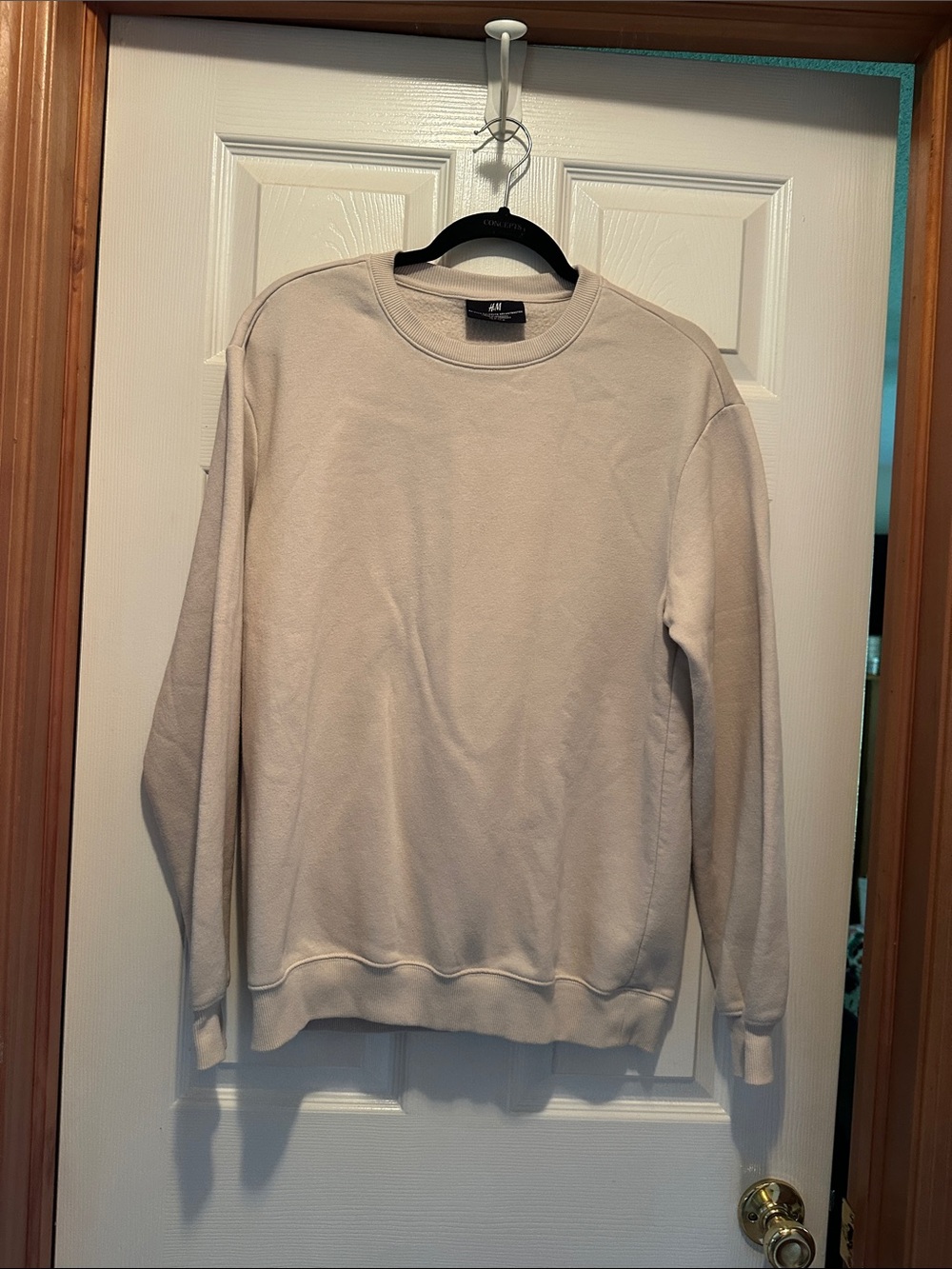 H&M women’s Crewneck Sweatshirt in Light Beige